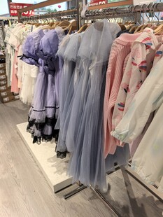 时尚女装陈列展示
