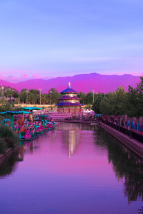 湖畔夜景