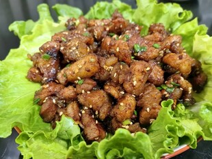 美味香脆的芝麻鸡丁