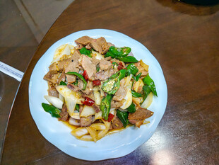 青椒洋葱炒羊肉