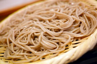竹篮盛荞麦面条