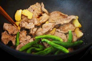 青椒土豆炒肉片