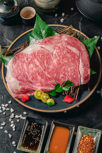 新鲜牛肉摆盘