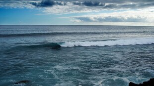 海边浪潮