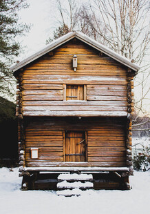 雪中小木屋