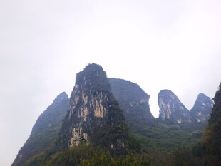 壮丽山峰景观