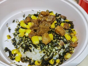 美味玉米肉松拌饭