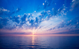 海上日出美景