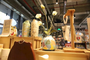 室内精致花瓶装饰场景