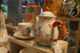 精美陶瓷茶具展示