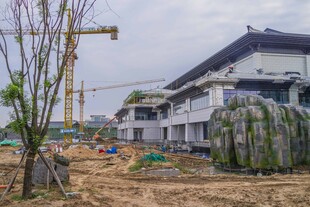 建筑工地施工场景