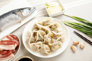 美味饺子食材组合展示