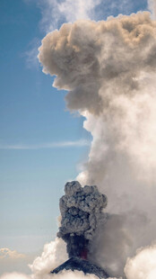 壮观火山喷发景象