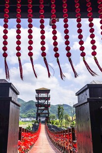 炭河千古情景区红绳祈福景观