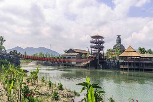 炭河千古情河畔古风建筑风景如画
