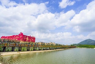 炭河千古情景区湖畔景