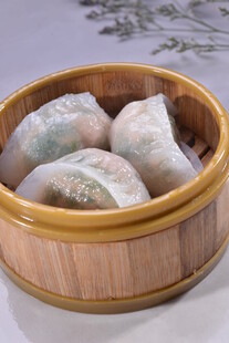 竹笼里的美味水晶蒸饺