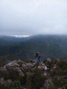 山巅游客