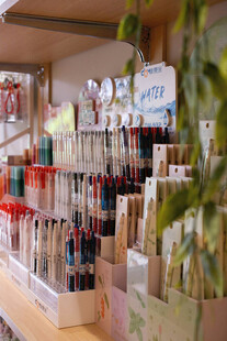 文具店多彩文具陈列展示
