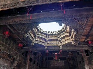 中式古建筑精美藻井景观