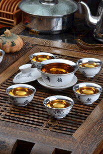 中式典雅茶具与泡茶场景
