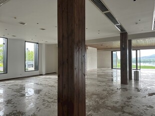 空旷毛坯房室内空间展示