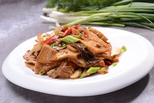 豆腐烧肥肠