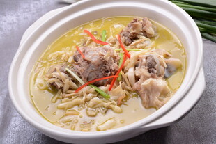酸菜炖排骨