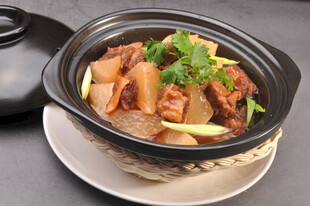 砂锅美味牛腩煲
