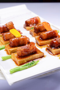香煎豆腐配美味肉酱