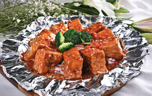 锡纸包裹的美味红烧豆腐