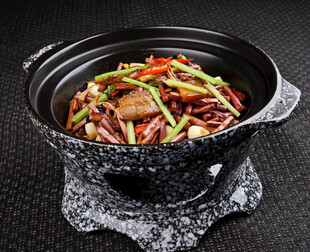 砂锅美味时蔬炒肉
