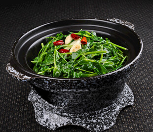 砂锅鲜嫩青菜