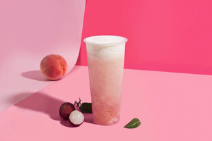 粉色系蜜桃饮品清新画面