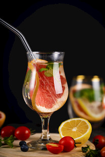 缤纷鲜果鸡尾酒