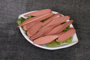 盘中美味火腿肠
