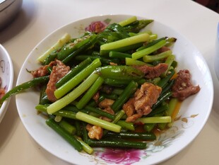 韭菜苔炒肉