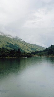 宁静山水湖景自然风光图