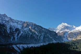 壮丽雪山风景