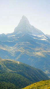 阿尔卑斯山壮丽山峦景色