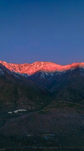 夕阳下的壮丽山峦