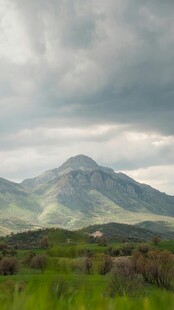 山间绿野