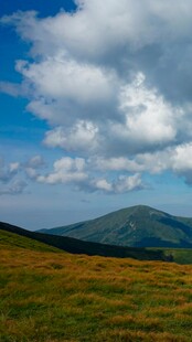 草原蓝天远山美丽风光