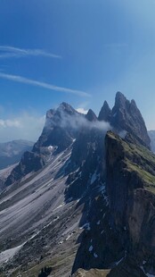 壮丽巍峨的高山景观
