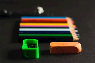 彩色铅笔与卷笔刀组合