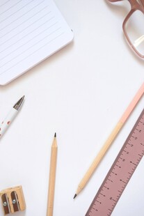 简约文具桌面布置