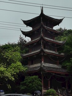 古朴多层中式塔楼景观