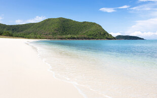 美丽海滨沙滩景色