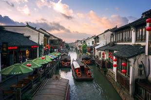 江南水乡古街河道美景