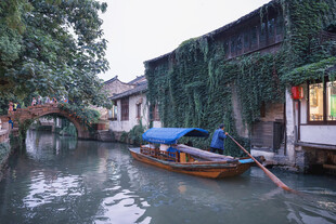 江南水乡小船悠悠美景